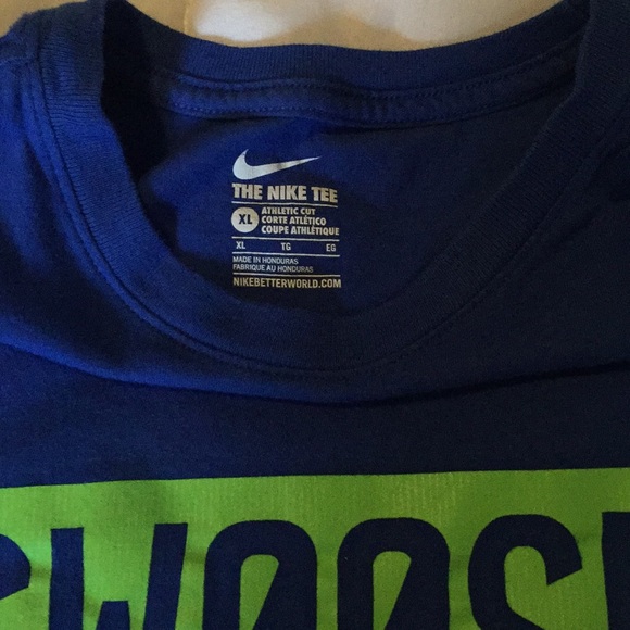 2 Nike shirts - Picture 2 of 3